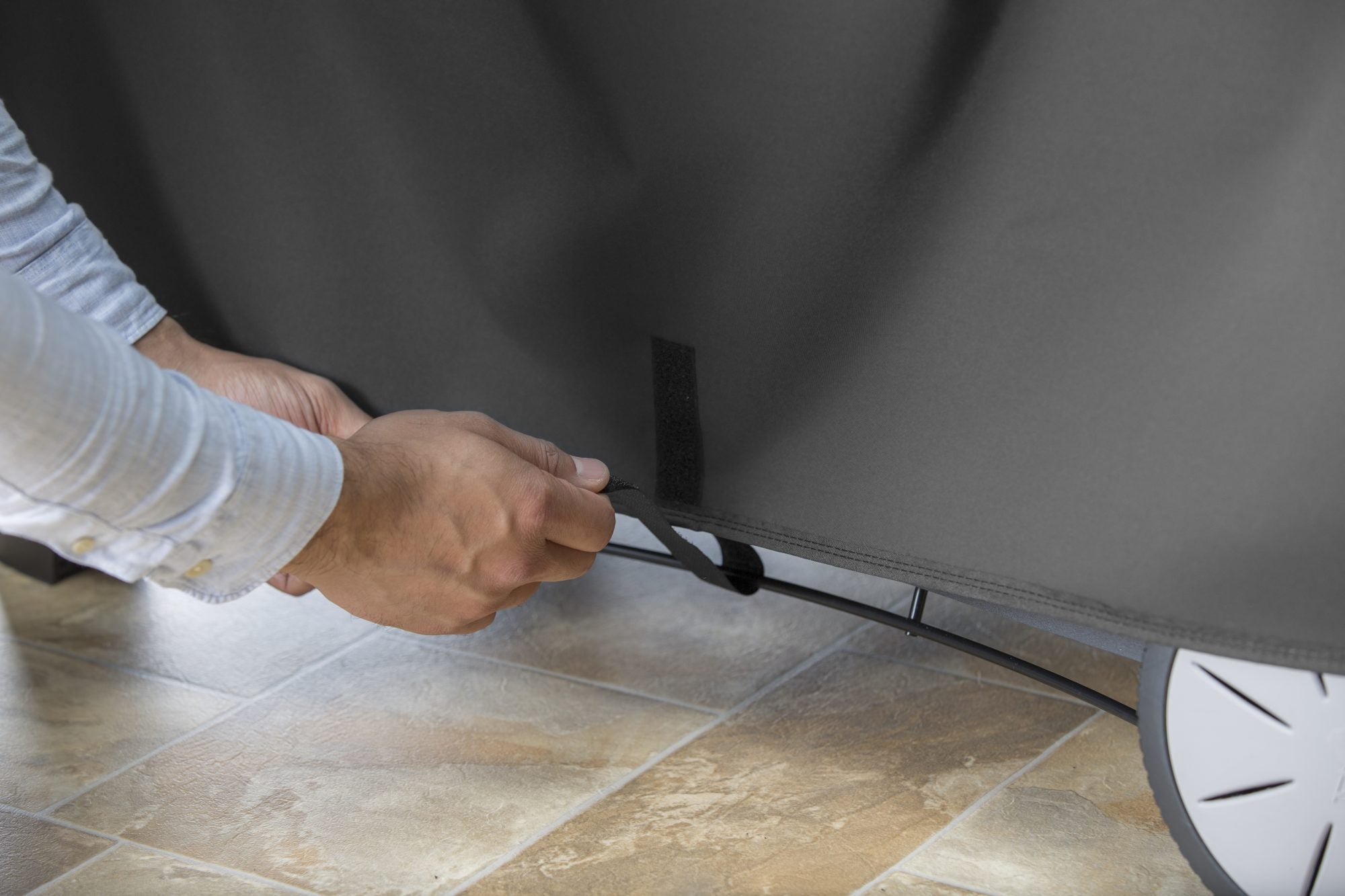 Weber Family Q Sides Down Premium Cover Full Length image 2
