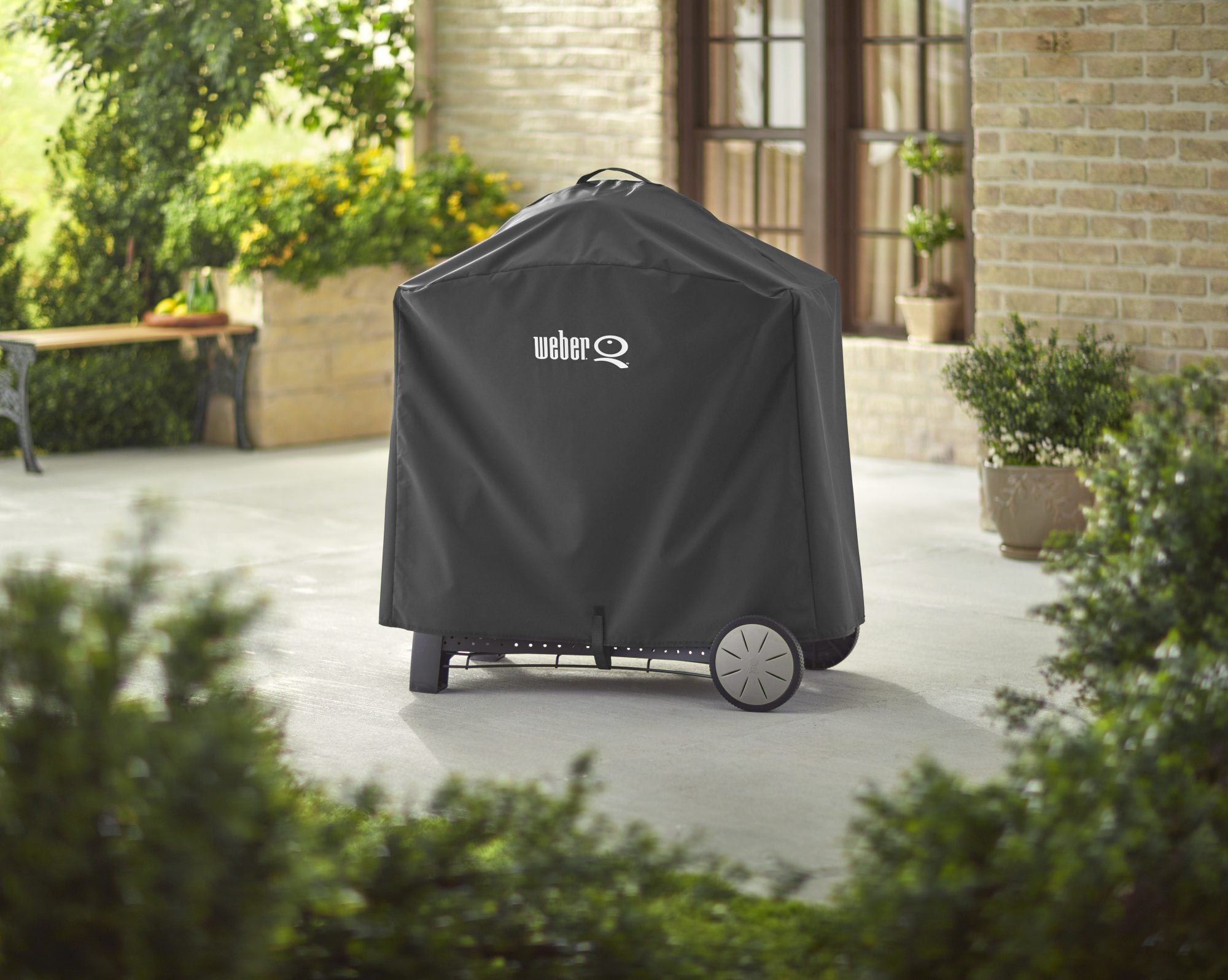 Weber Family Q Sides Down Premium Cover Full Length image 1