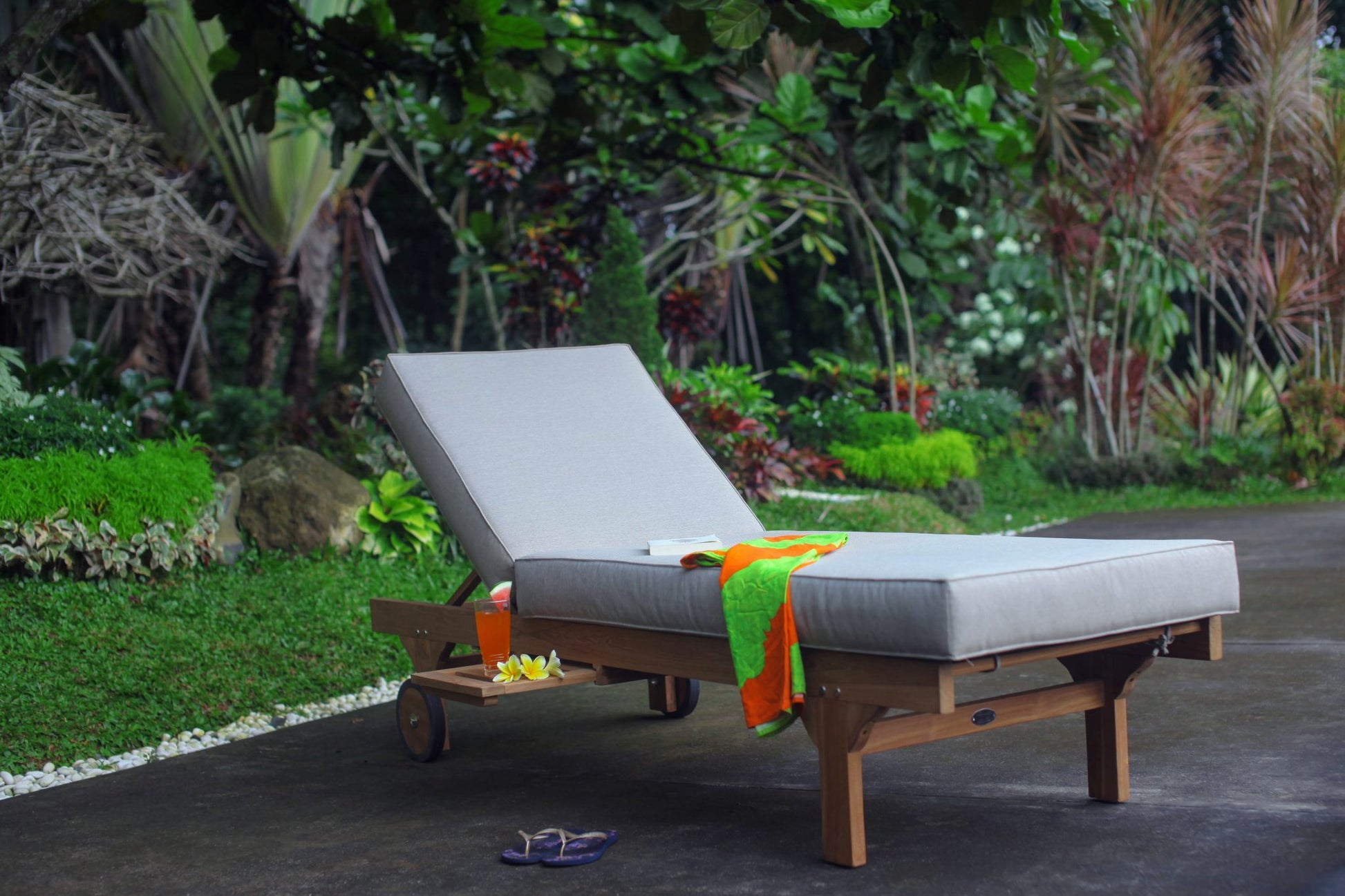 Hayman Sun Lounge With Cushion image 8