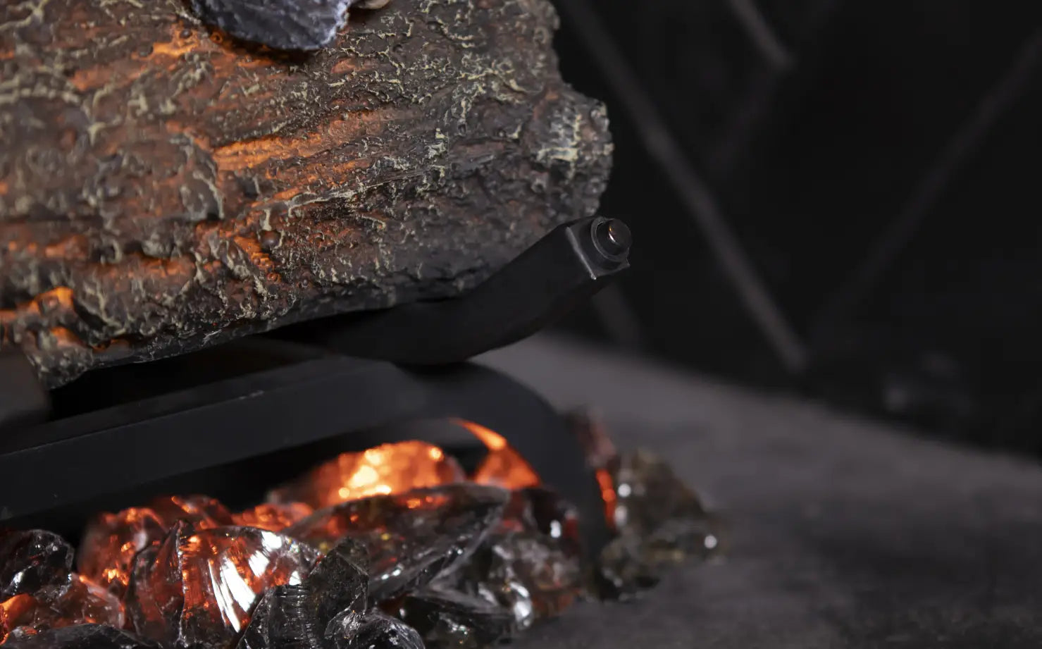 Modern Flame Sunset Charred Oak Log Set image 5